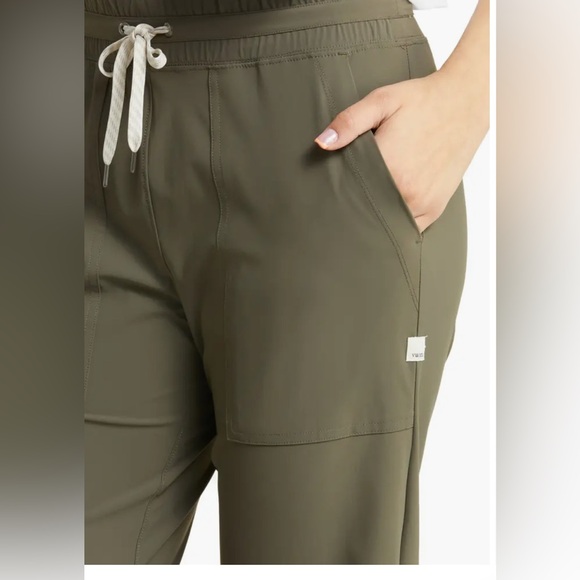 New nwot Vuori Miles Oregano green jogger XL - Picture 4 of 13